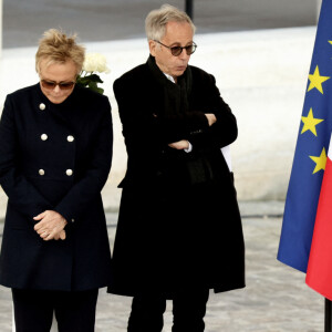 Fabrice Luchini, Muriel Robin et Pierre Arditi (qui ont pris la parole à l'occasion de son hommage) - Cérémonie d’hommage national à l’Hôtel national des Invalides en hommage à Michel Bouquet décédé le 13 avril 2022. Paris le 27 avril 2022. Michel Bouquet a été inhumé dans la plus stricte intimité le 15/04/2022 à Étais-la Sauvin dans l'Yonne. © Dominique Jacovides / Bestimage