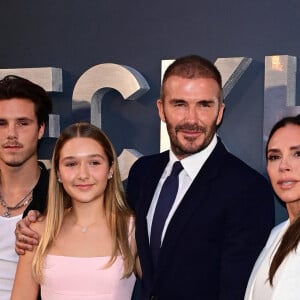 David Beckham, Victoria Beckham et leurs enfants à l'avant-première du documentaire Netflix "Beckham" à Londres le 03 octobre 2023