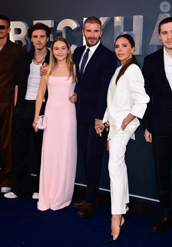 David Beckham, Victoria Beckham et leurs enfants à l'avant-première du documentaire Netflix "Beckham" à Londres le 03 octobre 2023