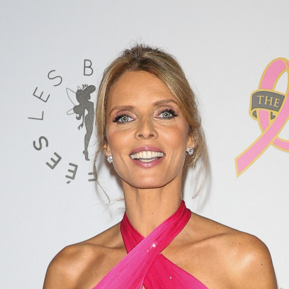 Sylvie Tellier (Miss France 2002) - Photocall du 4ème gala de charité de l'association "Les Bonnes Fées" à l'occasion de la campagne mondiale "Octobre Rose" à l'hôtel Peninsula, Paris le 5 octobre 2023. © Coadic Guirec/Bestimage