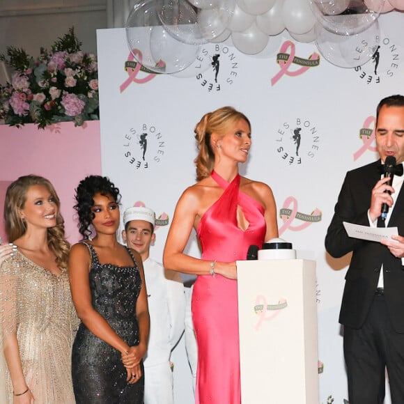 Alicia Aylies (Miss France 2017), Marine Lorphelin (Miss France 2013), Maëva Coucke (Miss France 2018), Amandine Petit (Miss France 2021), Clémence Botino (Miss France 2020), Sylvie Tellier (Miss France 2002), Vincent Pimont (directeur général du Peninsula Paris), Mareva Galanter (Miss France 1999), Diane Leyre (Miss France 2022), Mélody Vilbert, Sophie Thalmann (Miss France 1998), Rachel Legrain-Trapani (Miss France 2007), Nathalie Marquay (Miss France 1987) - Photocall du 4ème gala de charité de l'association "Les Bonnes Fées" à l'occasion de la campagne mondiale "Octobre Rose" à l'hôtel Peninsula, Paris le 5 octobre 2023. © Coadic Guirec/Bestimage 