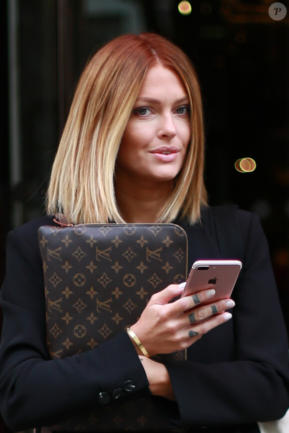 Exclusif - Caroline Receveur - People à l'hôtel Royal Monceau à Paris pendant la fashion week le 25 septembre 2019. 