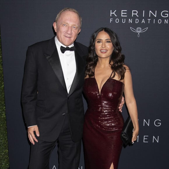 Pour rappel, l'actrice est mariée depuis 2009 au célèbre homme d'affaires.
Salma Hayek et son mari Francois-Henri Pinault au photocall du deuxième dîner caritatif "Caring for Women" au profit de la Fondation Kering à New York.