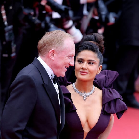 François-Henri Pinault et sa femme Salma Hayek - Montée des marches du film " Killers of the flower moon " lors du 76ème Festival International du Film de Cannes, au Palais des Festivals à Cannes. Le 20 mai 2023 © Jacovides-Moreau / Bestimage 