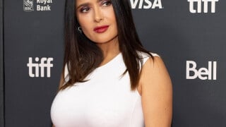 Salma Hayek fan du fils de son mari français, dont la mère est une top model : un beau gosse qui a bien grandi