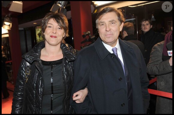 Jean-Pierre Foucault et sa fille Virginie à l'occasion de l'avant-première de La Rafle qui s'est tenue au Gaumont des Champs-Elysées, à Paris, le 8 mars 2010.