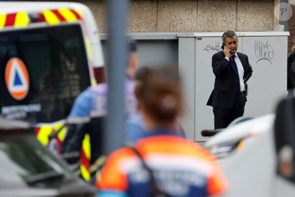 Gérald Darmanin, ministre de l'Intérieur - Le président français E.Macron arrive au lycée Gambetta à Arras, où une attaque au couteau a tué un enseignant de 57 ans et blessé grièvement deux personnes dans la matinée du 13 octobre 2023. Le suspect âgé de 20 ans, interpellé par la police, serait un ancien élève de l'établissement. Ce fiché S d'origine russe y aurait pénétré en criant "Allah Akhbar". © Ludovic Marin / Pool / Bestimage 