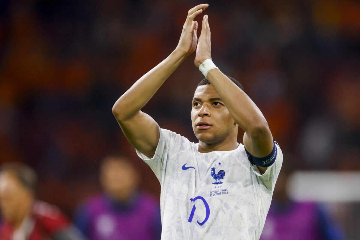 FFF – Porte-clés Maillot Numéro 10 – Mbappé - Am Ball Com