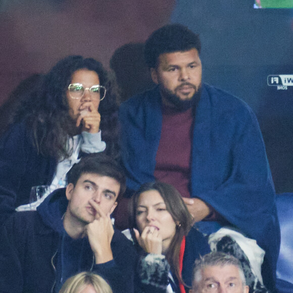 Jo-Wilfried Tsonga et sa femme Noura El Shwekh - People des les tribunes de la coupe du Monde de Rugby France 2023 - Match de quart de finale "France-Afrique du Sud (28-29)" au Stade de France à Saint-Denis 15 octobre 2023. © Moreau-Jacovides/Bestimage