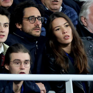 Thomas Hollande et sa femme Emilie Broussouloux - People des les tribunes de la coupe du Monde de Rugby France 2023 - Match de quart de finale "France-Afrique du Sud (28-29)" au Stade de France à Saint-Denis 15 octobre 2023. © Moreau-Jacovides/Bestimage