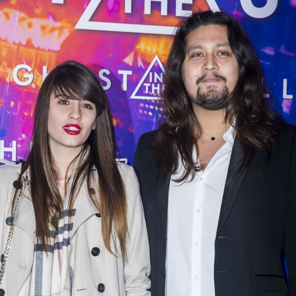 Lulu Gainsbourg et Lilou déménagent au Portugal
Lulu Gainsbourg et sa compagne Lilou - Avant-première du film "Ghost in the Shell" au Grand Rex à Paris