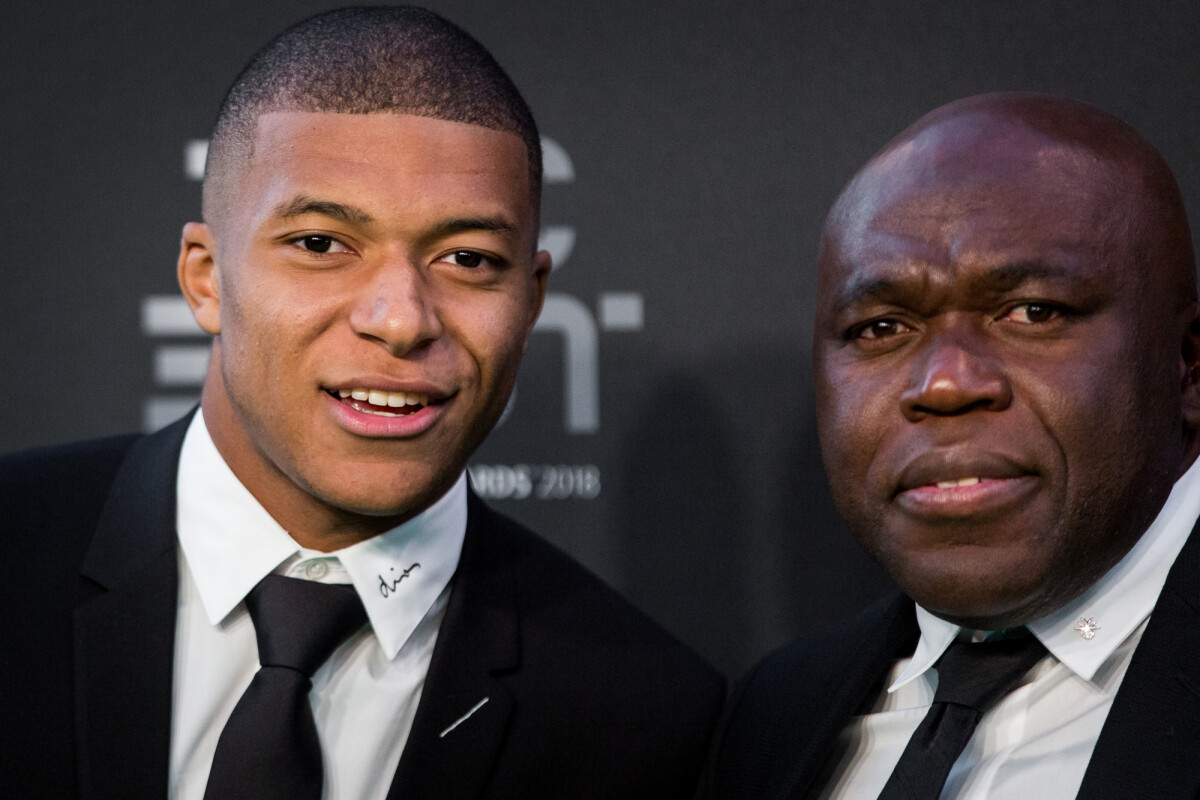 Photo Kylian Mbappé Et Son Père Wilfried Wilfrid Les Célébrités Arrivent à La Cérémonie 9897