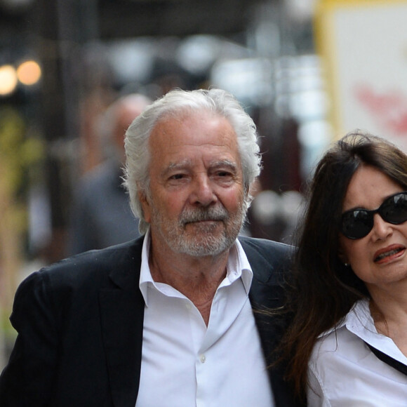 Pierre Arditi et Evelyne Bouix - Mariage de Claude Lelouch à la mairie du 18ème à Paris. Le 17 juin 2023