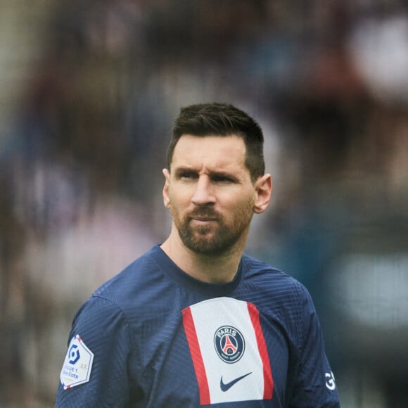 À Paris, Lionel Messi ne touchait "que" 41 millions d'euros net par an
 
Lionel Leo Messi - Match de football "PSG vs Lorient" au Parc des Princes à Paris. Le 30 avril 2023 © Cyril Moreau / Bestimage