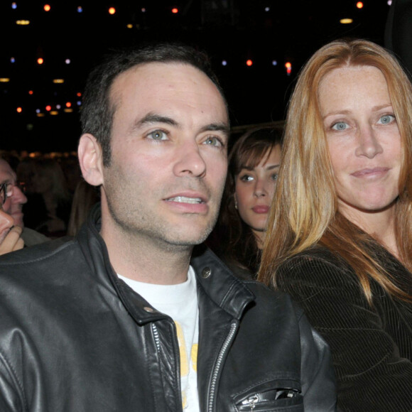 Le clan est plus soudé que jamais.
Anthony Delon et Sophie Clerico - Générale du spectacle "Deuxième couche" de Nicolas Canteloup à l'Olympia.