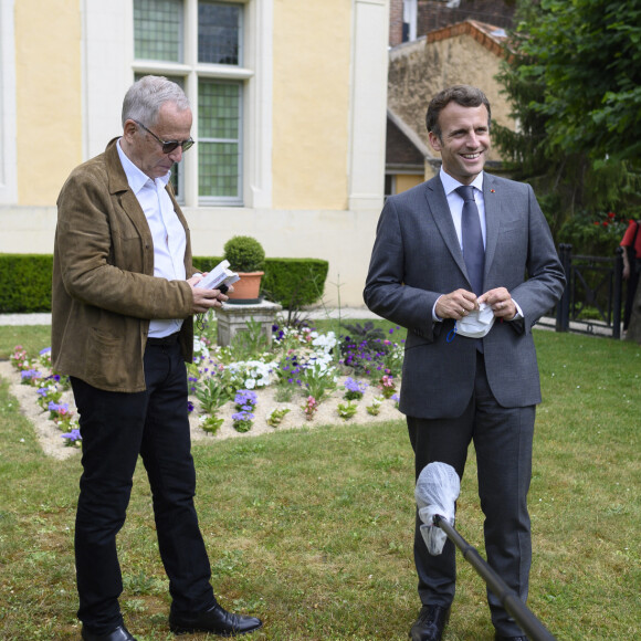 Fabrice Luchini récite des fables de la Fontaine - Le président Emmanuel Macron et sa femme Brigitte visitent la maison natale de Jean de La Fontaine à Château-Thierry le 17 juin 2021. © Eliot Blondet / Pool / Bestimage 