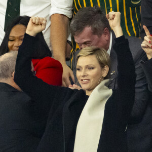 La princesse Charlène de Monaco dans les tribunes lors de la demi-finale de la Coupe du Monde de Rugby opposant l'Angleterre à l'Afrique du Sud (15 - 16) au Stade de France à Saint-Denis, France, le 21 octobre 2023. © Cyril Moreau/Bestimage