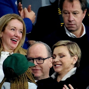 Le Prince Albert II et Charlène de Monaco dans les tribunes lors de la demi-finale de la Coupe du Monde de Rugby opposant l'Angleterre à l'Afrique du Sud (15 - 16) au Stade de France à Saint-Denis, France, le 21 octobre 2023. © Dominique Jacovides/Bestimage