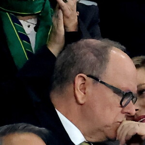 Le Prince Albert II et Charlène de Monaco dans les tribunes lors de la demi-finale de la Coupe du Monde de Rugby opposant l'Angleterre à l'Afrique du Sud (15 - 16) au Stade de France à Saint-Denis, France, le 21 octobre 2023. © Dominique Jacovides/Bestimage