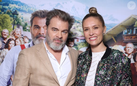 Clovis Cornillac et son épouse Lilou Fogli lors de l'avant-première du film "Monsieur le maire" au cinéma UGC Danton à Paris le 17 octobre 2023.