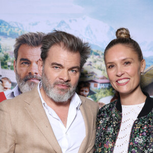Clovis Cornillac et sa femme Lilou Fogli lors de l'avant-première du film "Monsieur le maire" au cinéma UGC Danton à Paris le 17 octobre 2023.