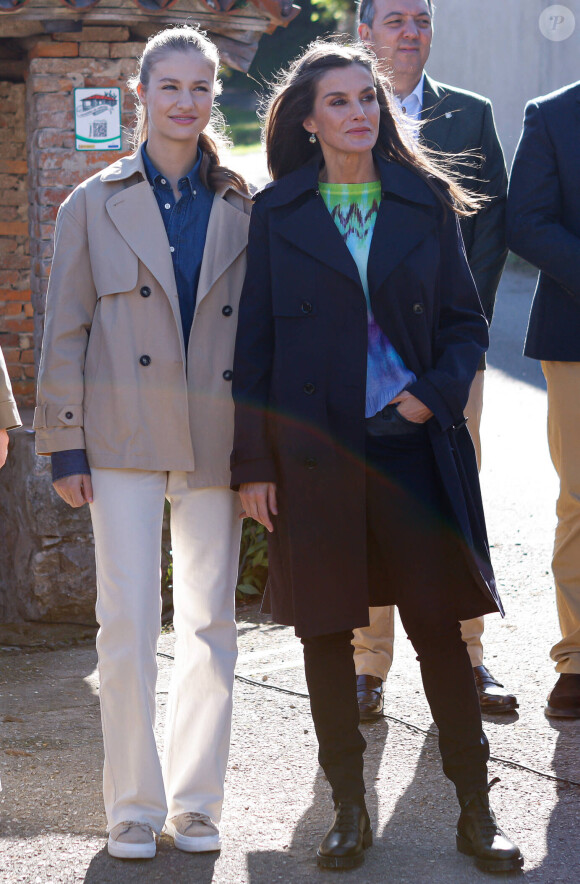 La reine Letizia, la princesse Leonor - La famille royale d'Espagne en visite dans les plus beaux villages 2023 des Asturies.