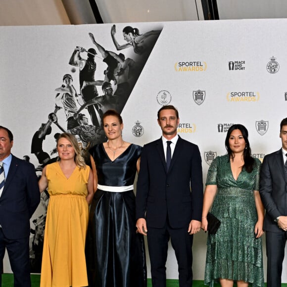 Les Sportel Awards sont une compétition internationale visant à récompenser les plus belles images de sport de l'année
Robert Colle, Tessa Worley, Mélina Robert-Michon, Pierre Casiraghi, Marie, son mari Louis Ducruet, Ruth Gbagbi, Stephane Le Goff et Perrine Laffont au photocall de la soirée des Sportel Awards 2023 au Grimaldi Forum à Monaco, le 23 octobre 2023. Les Sportel Awards sont une compétition internationale visant à récompenser les plus belles images de sport de l'année dans le cadre du Sportel qui est un salon international du sport et des médias qui se déroule en Principauté. © Bruno Bebert/Bestimage 