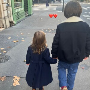 Elodie Piège, l'épouse du chef Jean-François Piège, partage une photo de leurs deux enfants Antoine et Pia sur Instagram.