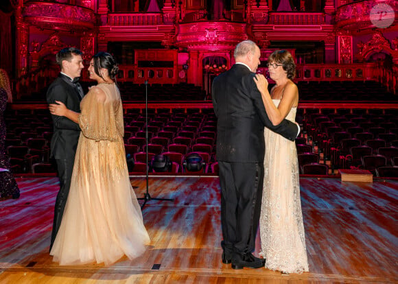 Louis Ducruet, sa femme Marie Chevallier, le prince Albert II de Monaco et la princesse Stéphanie de Monaco lors du Bal du Centenaire en hommage au Prince Rainier III au profit de "The Fight Aids Monaco" à l'atrium du Casino de Monte-Carlo à Monaco, le 20 octobre 2023. © Jean-Charles Vinaj/Pool Monaco/Bestimage 