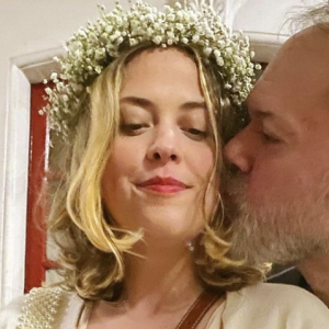 Louison, chroniqueuse dans l'émission "Le 20 Heures de Ruquier", s'est mariée à son compagnon Vince Brunner. Instagram
