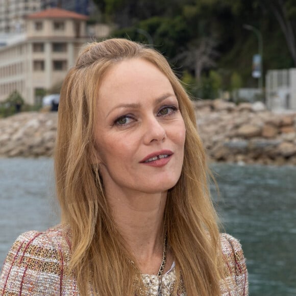 Un loft sur deux étages en plein coeur du quartier du Marais
Vanessa Paradis - Les célébrités assistent au défilé croisière Chanel au Monte Carlo Beach à Monaco, le 5 mai 2022. © Olivier Borde / Bestimage 