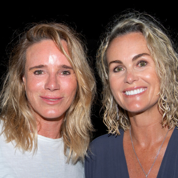 Exclusif - Géraldine Danon et Laeticia Hallyday - Avant-première du film "Flo", biopic sur Florence Arthaud, de Géraldine Danon au cinéma de plein air à Saint-Barthélemy. Le 5 août 2023 © Sam Delpech / Bestimage 