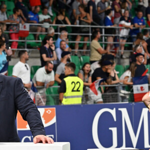 Christian Califano et Isabelle Ithurburu (jouranlistes TF1) : France vs Ecosse (30-27) - Match préparatif pour la coupe du monde 2023 à Saint-Étienne le 12 août 2023. © Frédéric Chambert / Panoramic / Bestimage