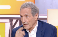 Jean-Jacques Bourdin s'en prend à Marc-Olivier Fogiel dans "C médiatique" sur France5.