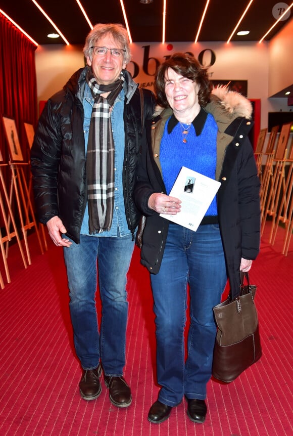Exclusif - Yves Duteil et sa femme Noëlle - Vernissage de l'exposition "Barbara, Trait Pour Trait" du dessinateur Guy Papin au Théâtre Bobino à Paris le 2 Mars 2015.