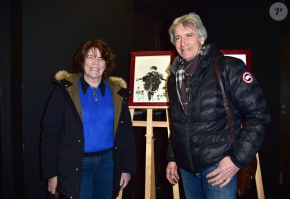 Exclusif - Yves Duteil et sa femme Noëlle - Vernissage de l'exposition "Barbara, Trait Pour Trait" du dessinateur Guy Papin au Théâtre Bobino à Paris le 2 Mars 2015.