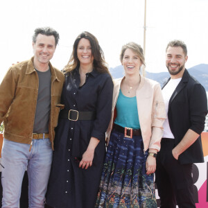 Nicolas Berger-Vachon, Anne Décis, Léa François et Marwan Berreni au photocall de la série "Plus belle la vie" lors de la 5ème saison du festival International des Séries "Canneseries" à Cannes, France, le 2 avril 2022. © Denis Guignebourg/Bestimage