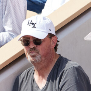 Matthew Perry en tribunes lors des Internationaux de France de tennis de Roland Garros 2023, à Paris, le 9 juin 2023. © Jacovides-Moreau/Bestimage