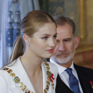 La princesse héritière Leonor d'Espagne prête serment d'allégeance à la Constitution le jour de son 18ème anniversaire ; Elle reçoit le collier de l'ordre de Charles III Le 31 octobre 2023.  Photo ©2023 95/Lagencia