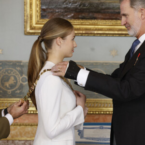 La princesse héritière Leonor d'Espagne prête serment d'allégeance à la Constitution le jour de son 18ème anniversaire ; Elle reçoit le collier de l'ordre de Charles III Le 31 octobre 2023.  Photo ©2023 95/Lagencia Press