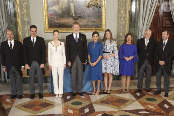 Le roi Felipe VI d'Espagne, L'infante Sofia d'Espagne,La princesse Leonor, La reine Letizia d'Espagne - La famille royale d'Espagne arrive au déjeuner au palais royal, à la suite de la cérémonie de serment de la princesse Leonor à Madrid, le 31 octobre 2023.