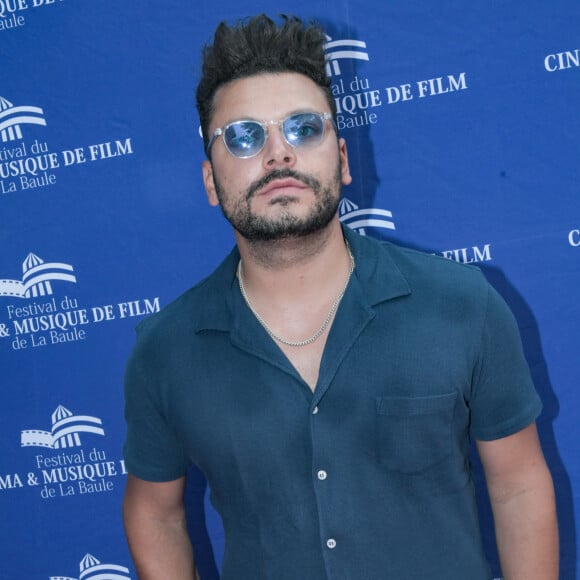 Dans son spectacle "Kev Adams, miroir", diffusé ce vendredi soir sur TF1, Kev Adams s'interroge sur sa vie et son reflet dans le miroir. L'occasion d'aborder des sujets très...
Kev Adams - Arrivée du jury au festival Cinéma & Musique de Film à La Baule. © Rachid Bellak / Bestimage 