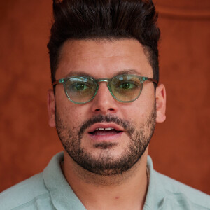 Un sujet qu'il a déjà abordé plusieurs fois en interview.
Kev Adams au village lors des Internationaux de France de tennis de Roland Garros 2023, à Paris, France, le 9 juin 2023. © Jacovides-Moreau/Bestimage 