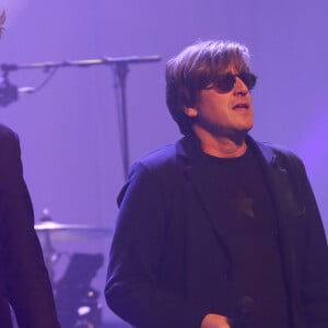 "Pour Thomas, j'ai indiqué que tout ce qui le concernait serait dans un autre bouquin", assure-t-il.
Thomas Dutronc - 16e Gala de la Fondation " Recherche Alzheimer " à l'Olympia à Paris. Le 20 mars 2023 © Bertrand Rindoff Petroff / Bestimage