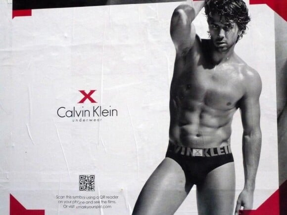 Le beau Mehcad Brooks dans la campagne Calvin Klein Underwear