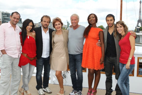 JEAN-FRANCOIS MALET, FABIENNE CARAT, STEPHANE HENON, PASCALE ROBERTS, YVES RENIER, NADEGE BEAUSSON DIAGNE, MARWAN BERRENI ET LEA FRANCOIS - RDV SUR UNE PENICHE AVEC YVES RENIER ET LES ACTEURS DE LA SERIE "PLUS BELLE LA VIE". YVES RENIER JOUE DANS UN EPISODE QUI SERA DIFFUSE EN PRIME EXCEPTIONNEL LE 20 SEPTEMBRE 2011 SUR FRANCE 3 