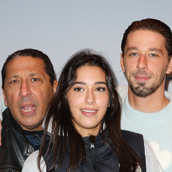 Smain Fairouze et ses enfants Shanaelle et Rayanne - Avant-première du film "Le petit blond de la Casbah" au cinéma Publicis à Paris. Le 8 novembre 2023 © Coadic Guirec / Bestimage