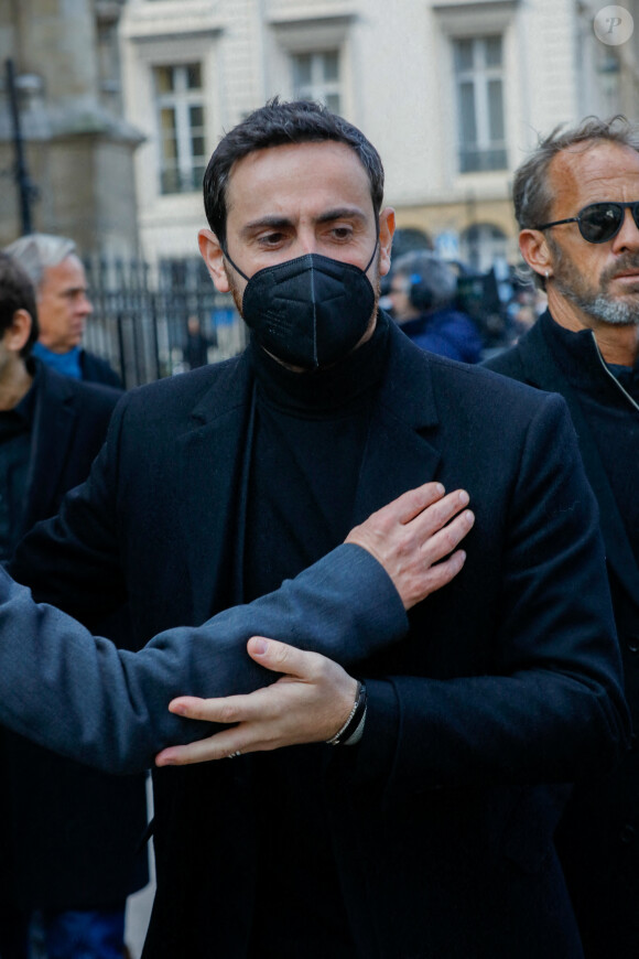 Camille Combal - Sorties des obsèques de Jean-Pierre Pernaut en la Basilique Sainte-Clotilde à Paris le 9 mars 2022. © Christophe Clovis / Bestimage