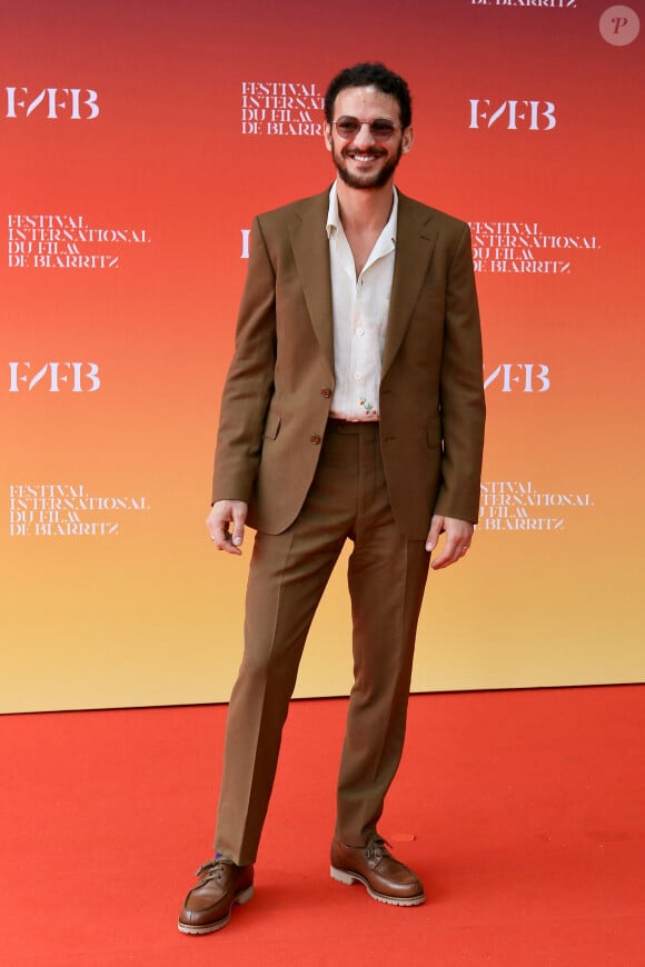 Vincent Dedienne - Photocall de la cérémonie de clôture du festival "Nouvelles vagues" à Biarritz. Le 1er juillet 2023.