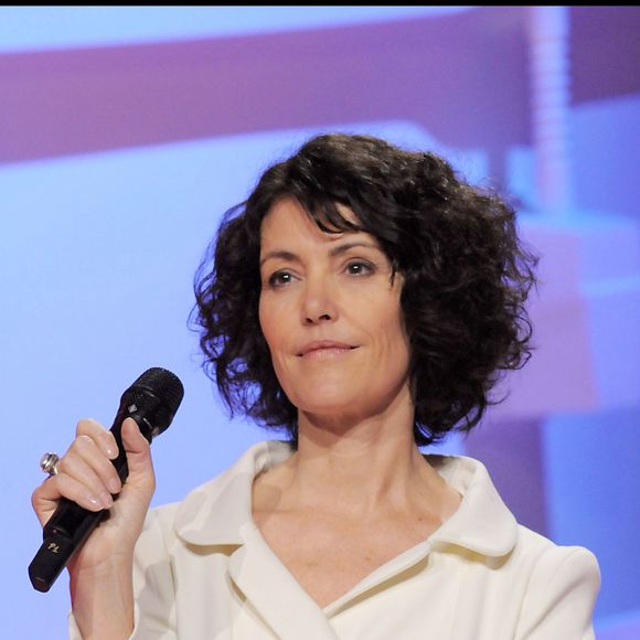 Caroline Tresca - 25ème Victoires de la Musique au Zénith de Paris 2010